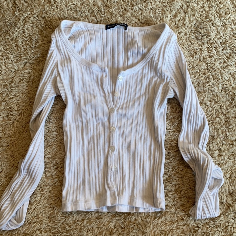 BRANDY MELVILLE WHITE LONG SLEEVE🤍